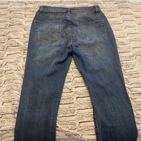 Distressed Denim Jeans - Picture 5 of 7